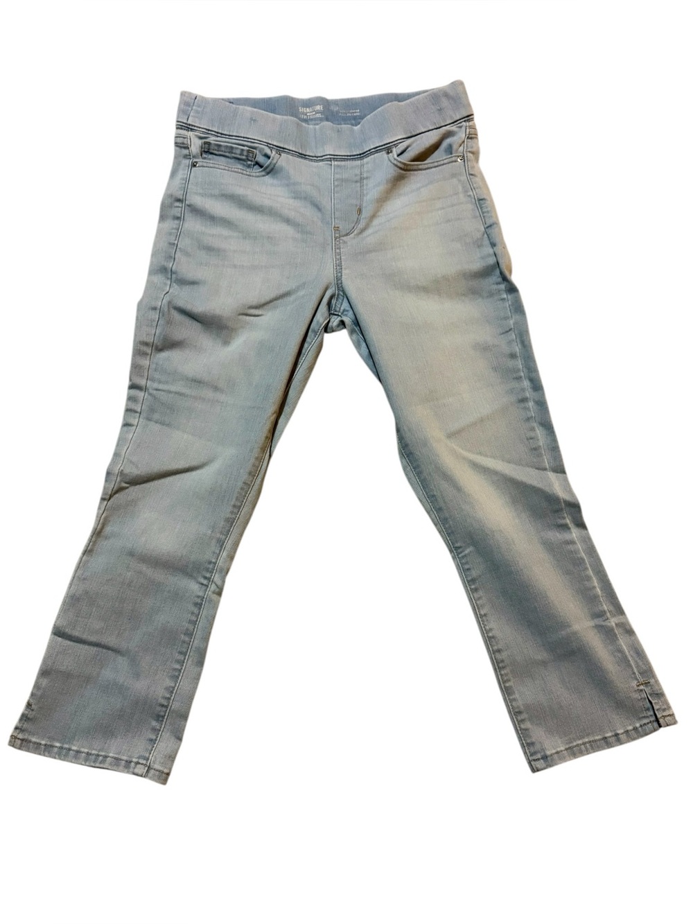 Signature by Levi Strauss Women’s Relaxed Light Blue Jeans